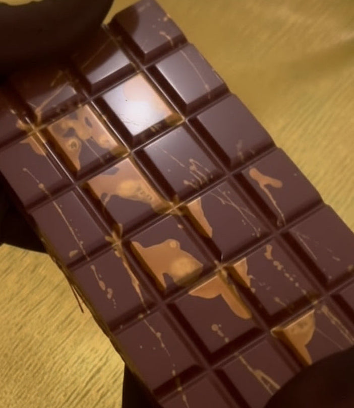 Dubai Gold Splatter Chocolate Bar